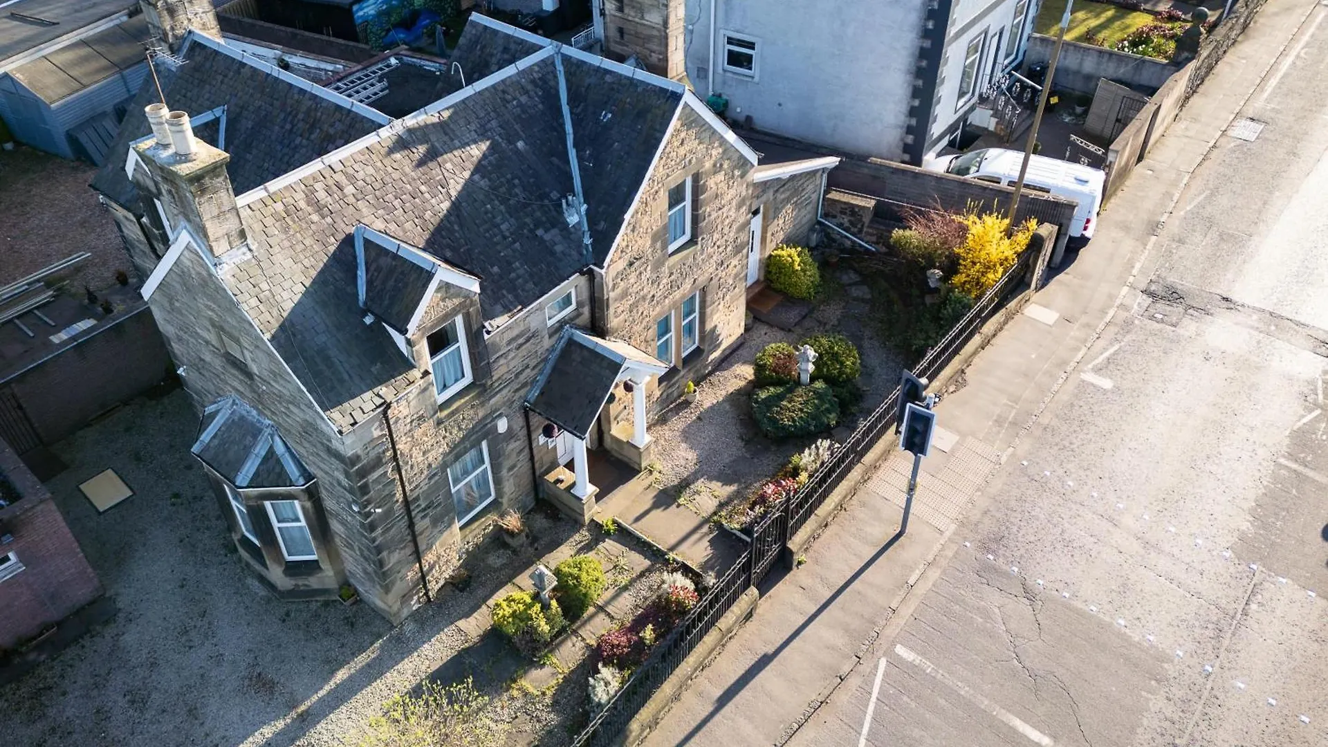 アパート Luxury 4-Bedroom Townhouse, Free Parking, Near Portobello Beach, Sleeps 8 エディンバラ