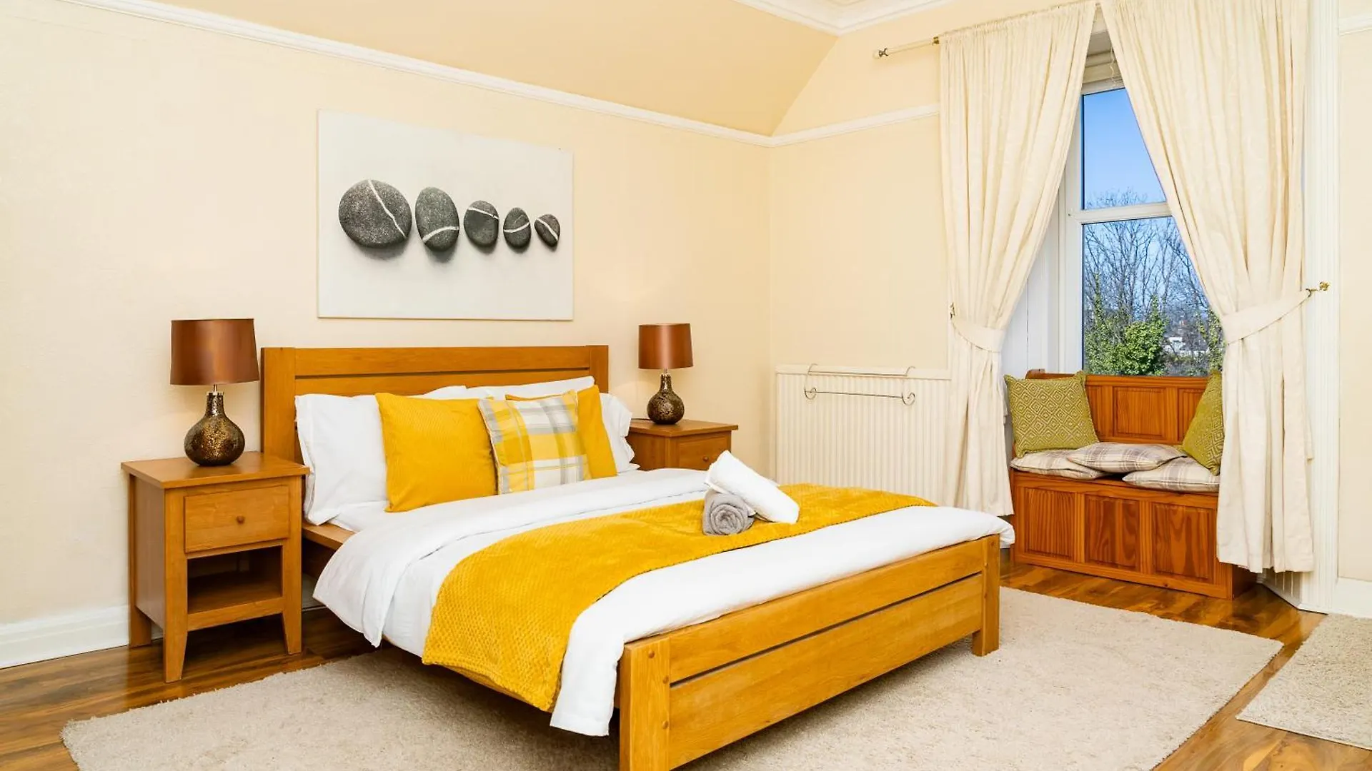 Luxury 4-Bedroom Townhouse, Free Parking, Near Portobello Beach, Sleeps 8 エディンバラ