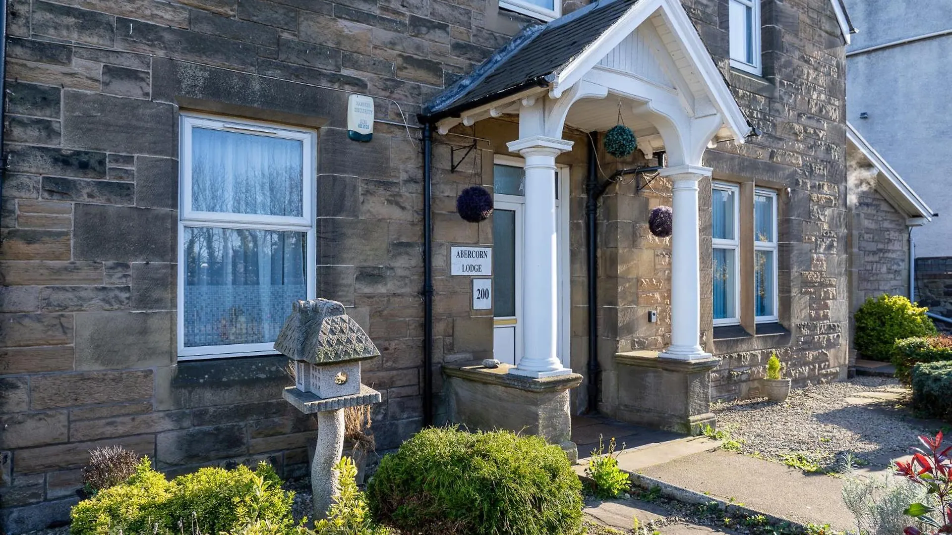 Luxury 4-Bedroom Townhouse, Free Parking, Near Portobello Beach, Sleeps 8 エディンバラ 0*,