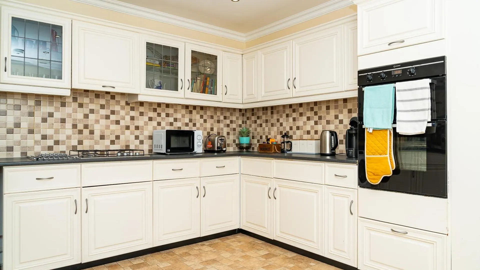 Luxury 4-Bedroom Townhouse, Free Parking, Near Portobello Beach, Sleeps 8 Edinburgh 0*,  Egyesült Királyság