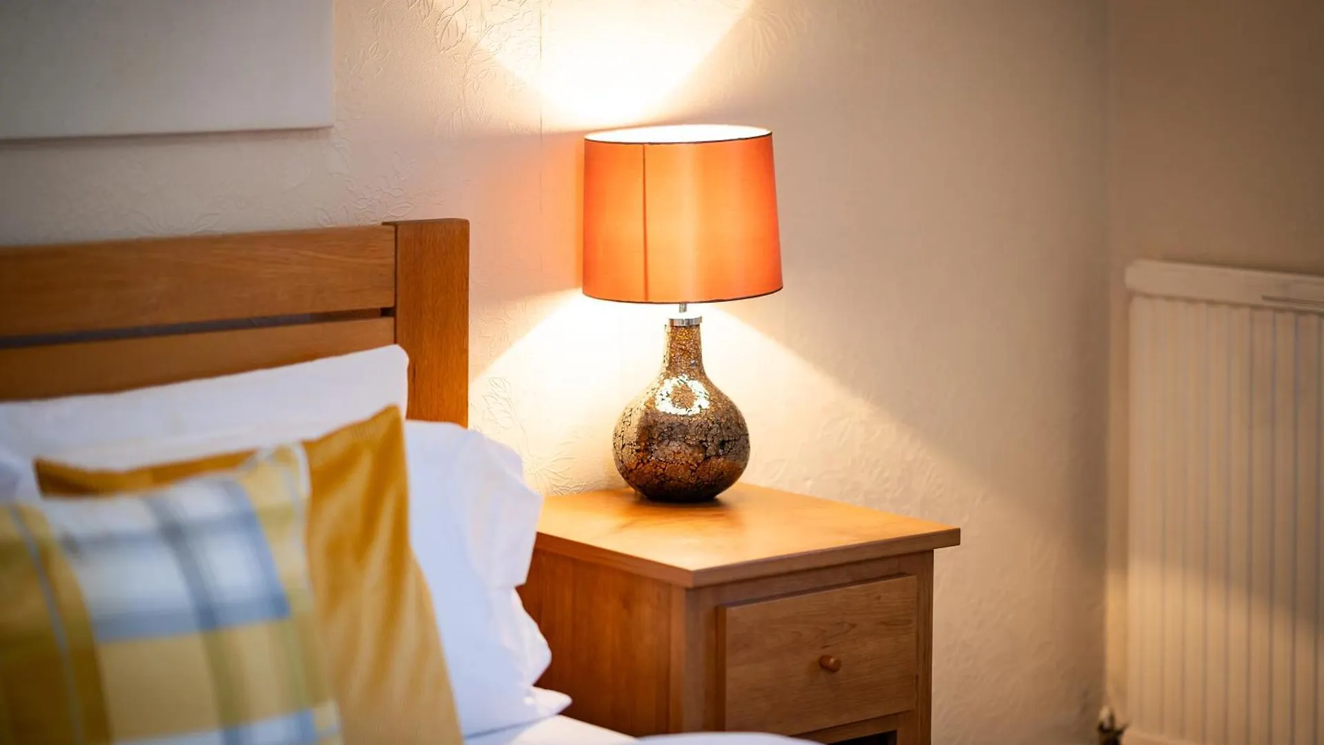 Luxury 4-Bedroom Townhouse, Free Parking, Near Portobello Beach, Sleeps 8 Edinburgh